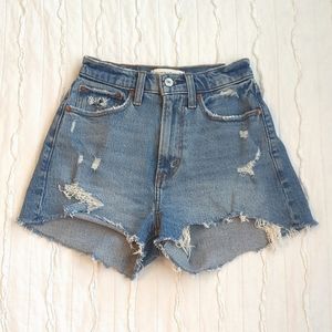 A&F Curve Love Mom Short High Rise